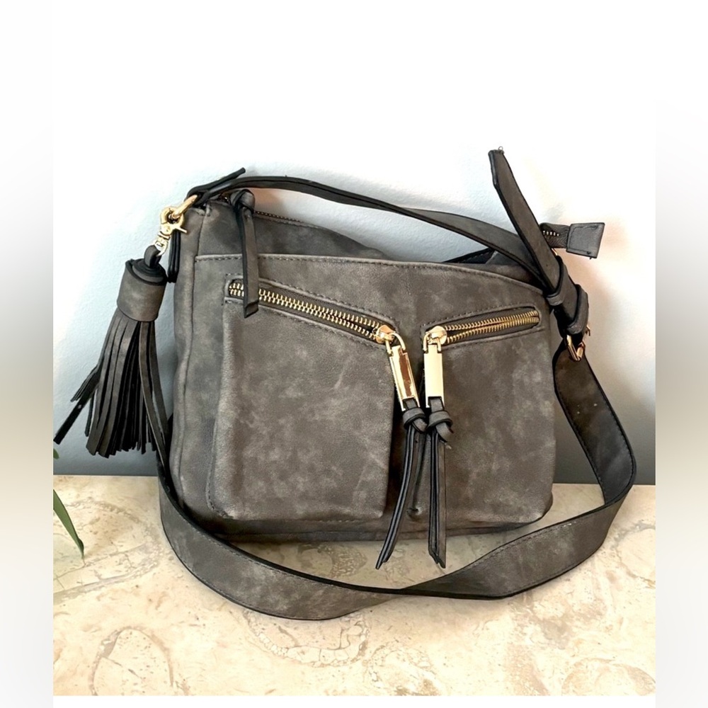 Crossbody purse handbag in dark gray faux leather organize storage